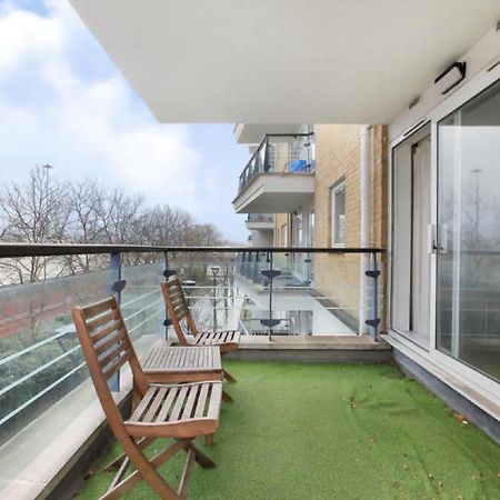 2 Bedroom Flat In Riverside West London Ngoại thất bức ảnh